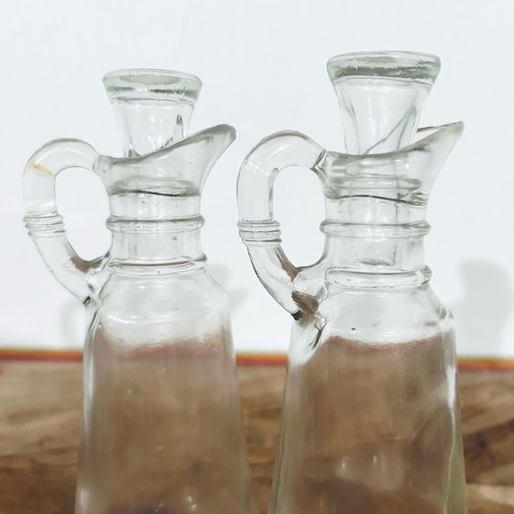 Anchor Hocking Oil Dressing & Vinegar Matching Glass Cruets Pair - Set of 2 - Picture 4 of 6